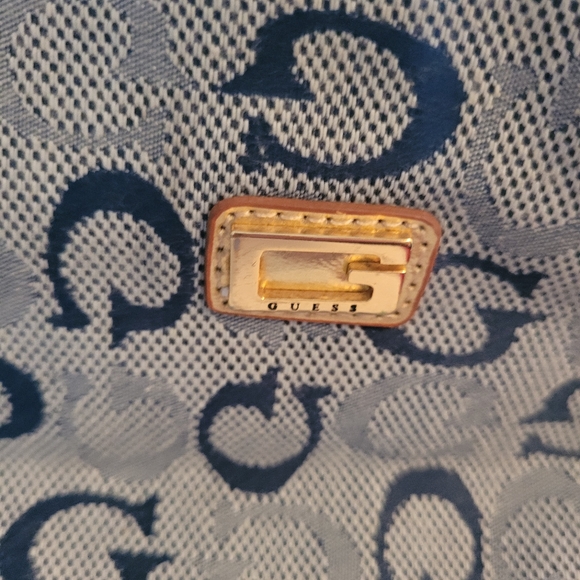 Guess wristlet - Picture 2 of 5